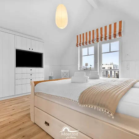 Holiday home Hafenspass - Sauna, Steg, Hafenblick, Kamin, Terrasse Olpenitz